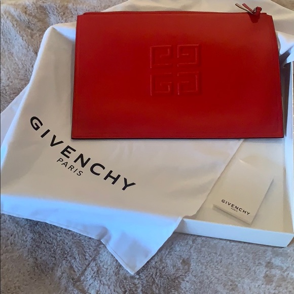 New Givenchy Emblem Large Pouch - Picture 1 of 7